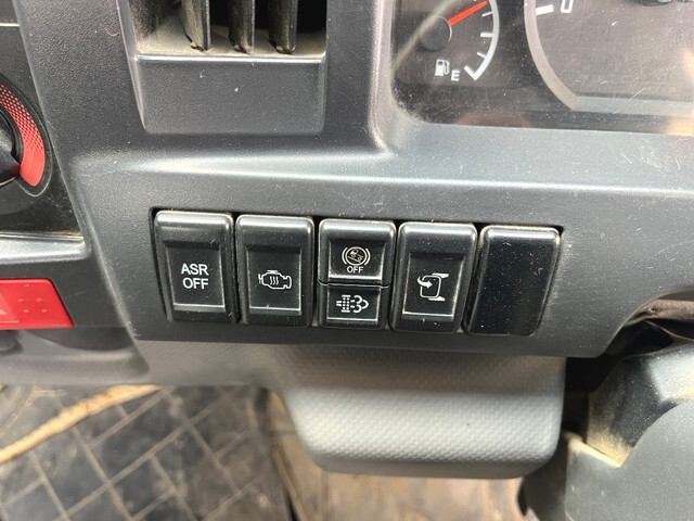 いすゞエルフローダーダンプ小型（2t・3t）[写真34]