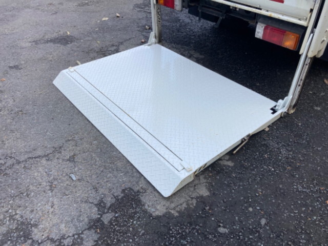 日野デュトロ平ボディ小型（2t・3t）[写真12]