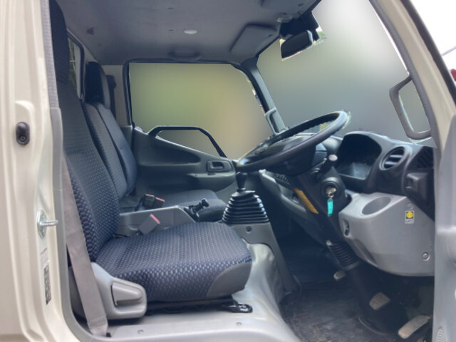 日野デュトロ平ボディ小型（2t・3t）[写真27]