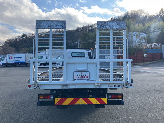 三菱ふそうキャンターセーフティローダー小型（2t・3t）[写真09]