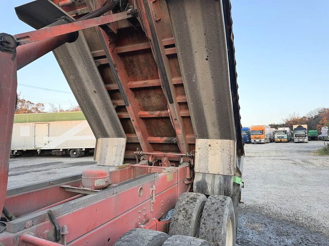 日野プロフィアダンプ大型（10t）[写真13]