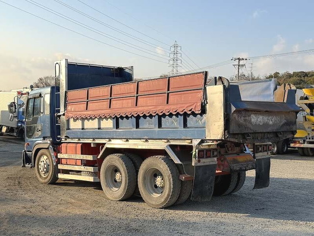 日野プロフィアダンプ大型（10t）[写真02]