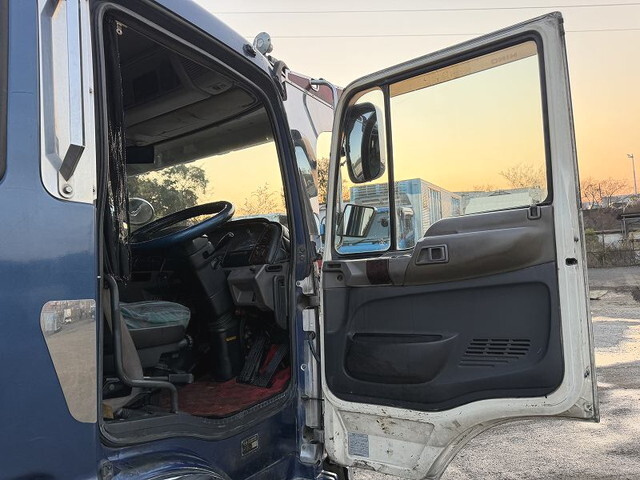 日野プロフィアダンプ大型（10t）[写真22]