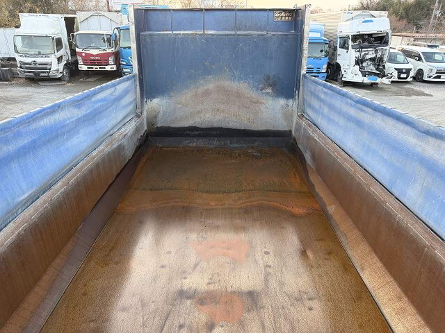 日野プロフィアダンプ大型（10t）[写真37]