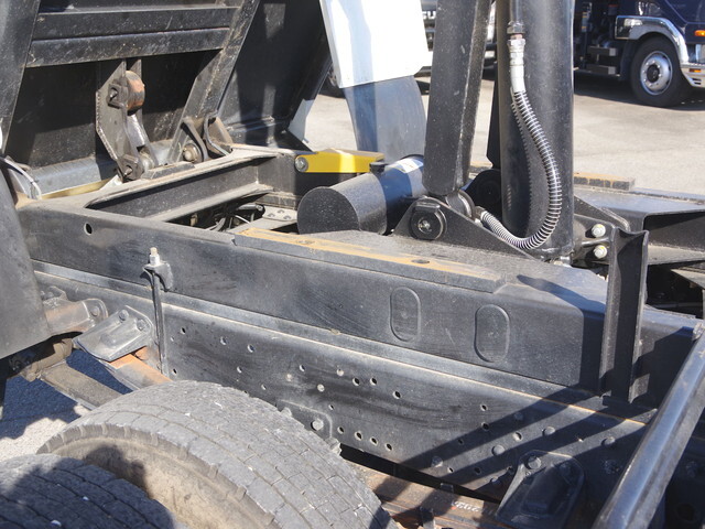 三菱ふそうファイターダンプ中型（4t）[写真06]