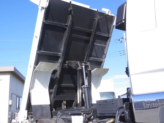 三菱ふそうファイターダンプ中型（4t）[写真09]
