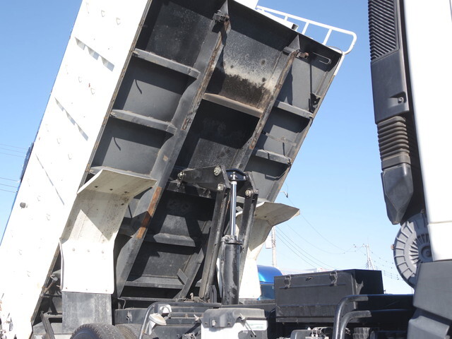 日野レンジャー深ダンプ（土砂禁ダンプ）中型（4t）[写真10]