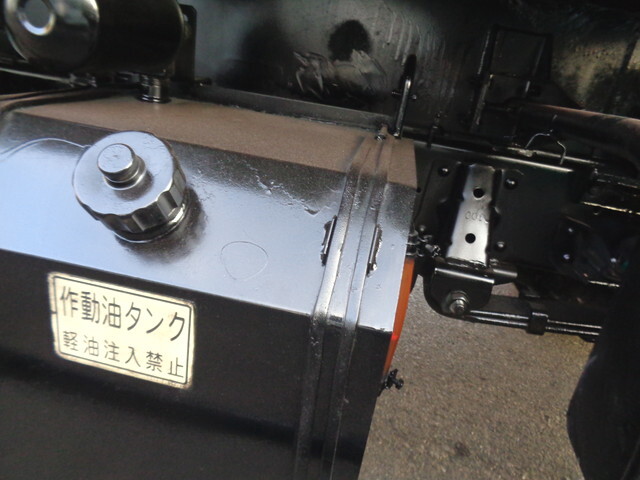 いすゞエルフパッカー車（塵芥車）小型（2t・3t）[写真28]