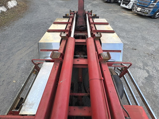 いすゞギガコンテナ専用車大型（10t）[写真13]