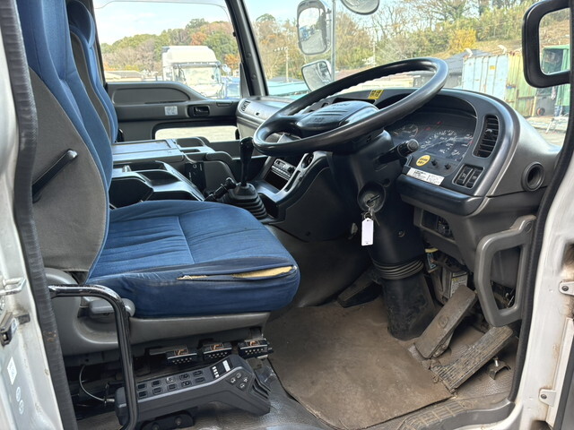 いすゞギガコンテナ専用車大型（10t）[写真26]