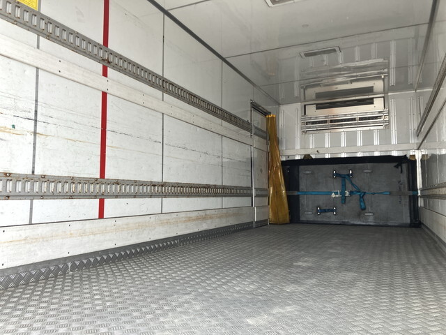 日野レンジャー冷凍車（冷蔵車）中型（4t）[写真11]