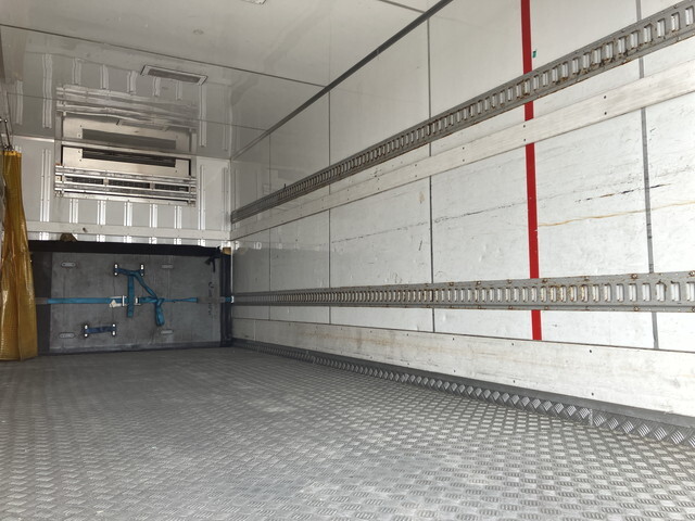 日野レンジャー冷凍車（冷蔵車）中型（4t）[写真12]