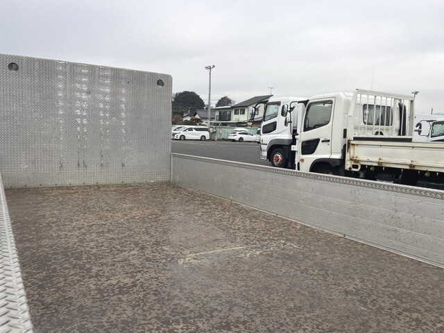 いすゞエルフアルミブロック小型（2t・3t）[写真13]