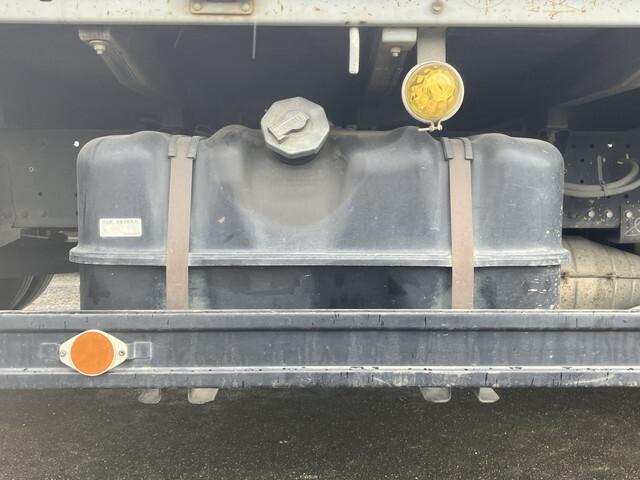 いすゞエルフアルミブロック小型（2t・3t）[写真20]