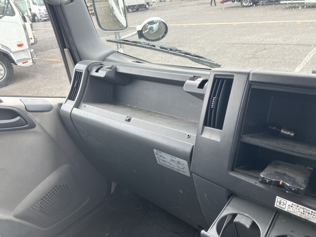 いすゞエルフアルミブロック小型（2t・3t）[写真35]