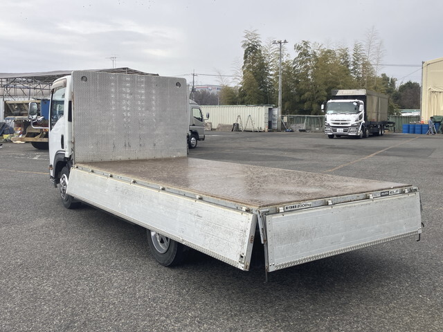 いすゞエルフアルミブロック小型（2t・3t）[写真09]