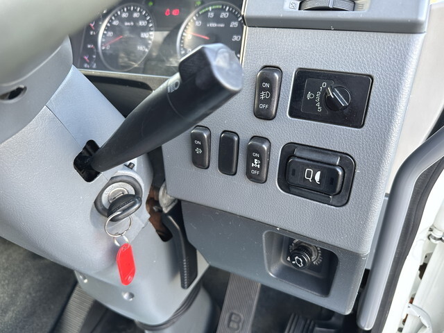 三菱ふそうファイターセルフクレーン4段増トン（6t・8t）[写真31]