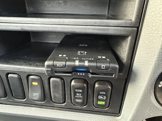 三菱ふそうファイターセルフクレーン4段増トン（6t・8t）[写真33]