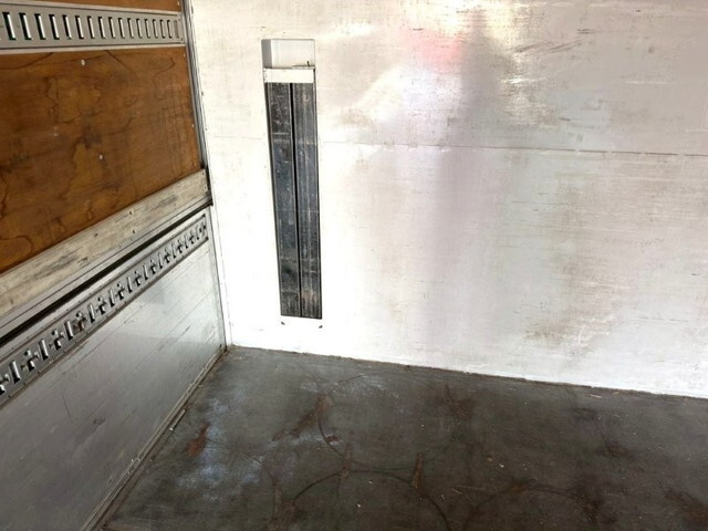 UDトラックスクオンアルミウイング大型（10t）[写真16]