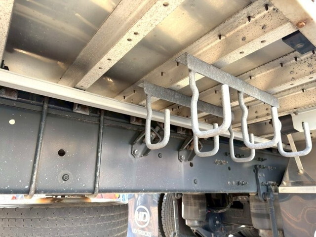 UDトラックスクオンアルミウイング大型（10t）[写真19]