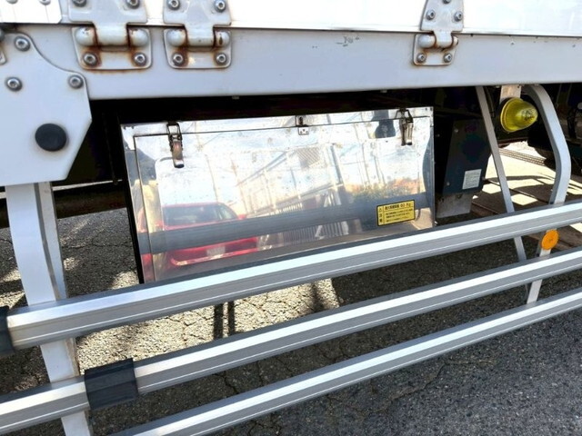 UDトラックスクオンアルミウイング大型（10t）[写真20]