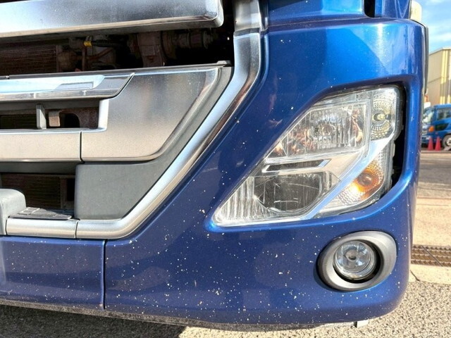 UDトラックスクオンアルミウイング大型（10t）[写真23]