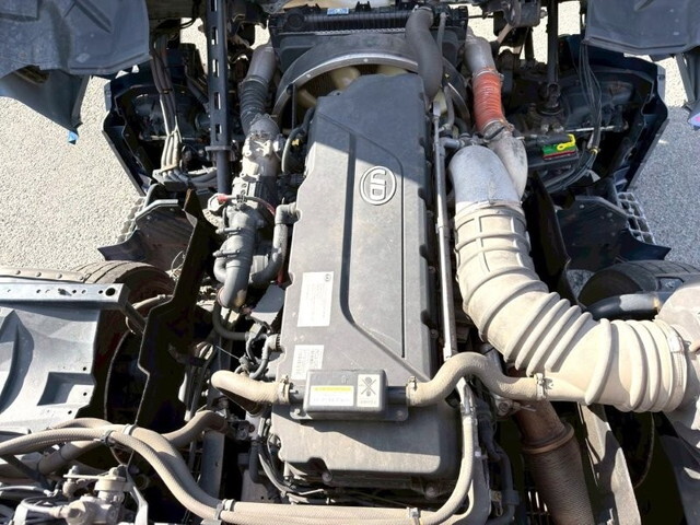 UDトラックスクオンアルミウイング大型（10t）[写真26]