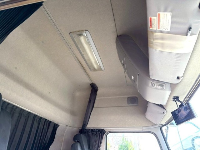 UDトラックスクオンアルミウイング大型（10t）[写真28]