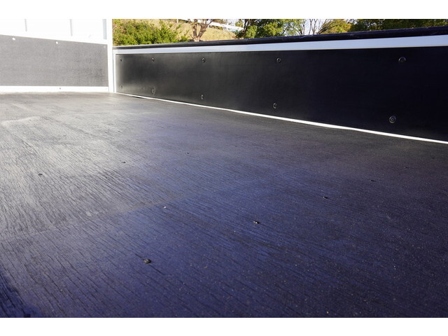 いすゞエルフ平ボディ小型（2t・3t）[写真10]