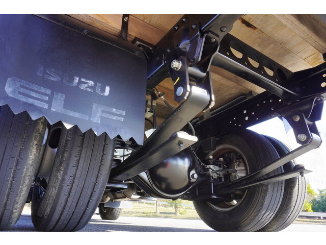 いすゞエルフ平ボディ小型（2t・3t）[写真22]