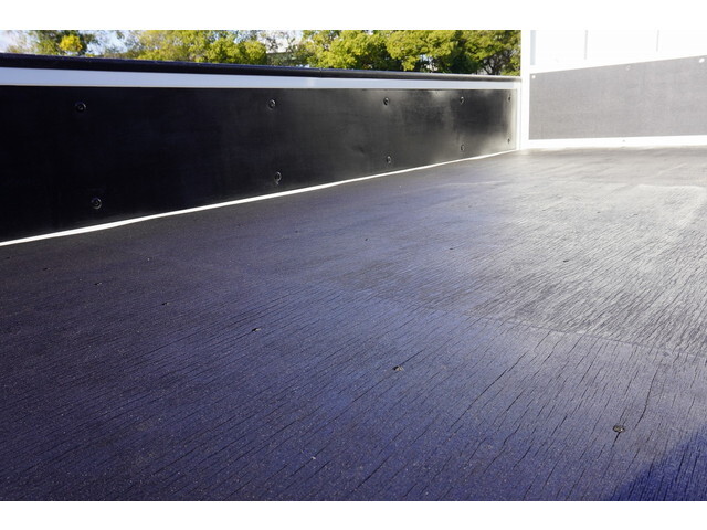 いすゞエルフ平ボディ小型（2t・3t）[写真09]