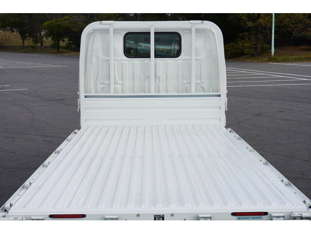 トヨタトヨエース平ボディ小型（2t・3t）[写真15]