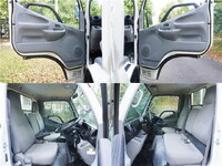 トヨタトヨエース平ボディ小型（2t・3t）[写真34]