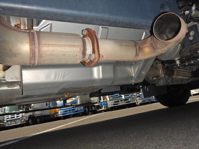 いすゞフォワード穴掘建柱車増トン（6t・8t）[写真10]