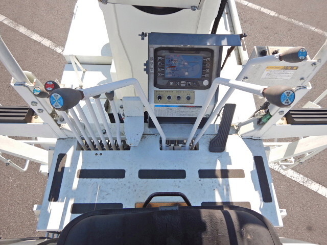 いすゞフォワード穴掘建柱車増トン（6t・8t）[写真25]