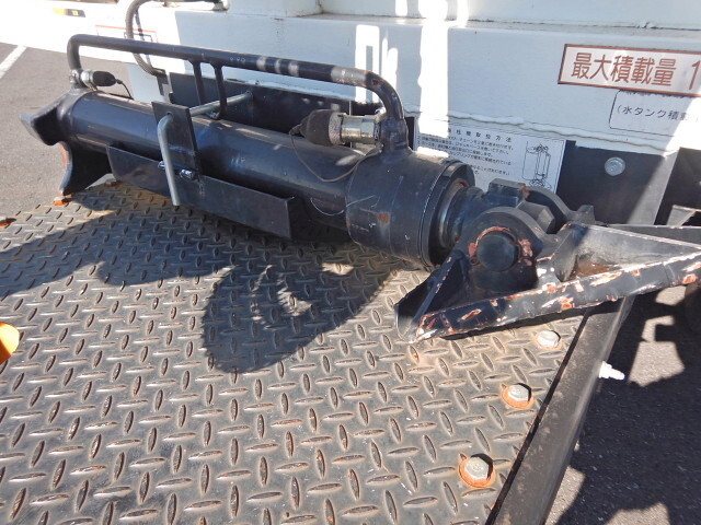 いすゞフォワード穴掘建柱車増トン（6t・8t）[写真27]