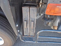 いすゞフォワード穴掘建柱車増トン（6t・8t）[写真33]