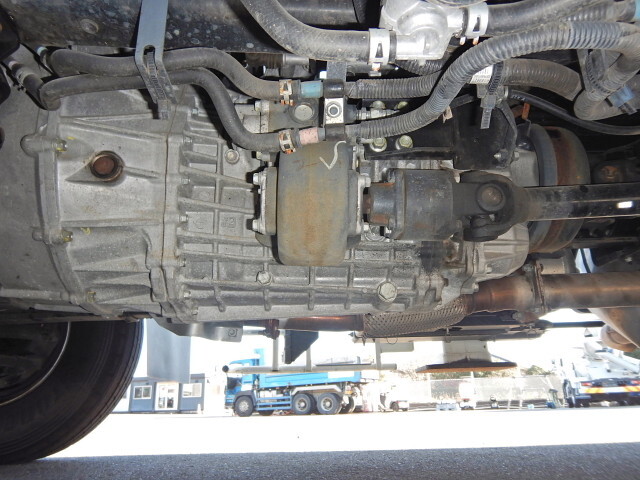 いすゞフォワード穴掘建柱車増トン（6t・8t）[写真06]