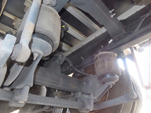 UDトラックスクオン冷凍車（冷蔵車）大型（10t）[写真11]