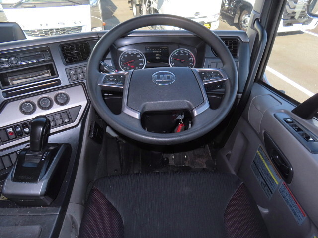 UDトラックスクオン冷凍車（冷蔵車）大型（10t）[写真22]