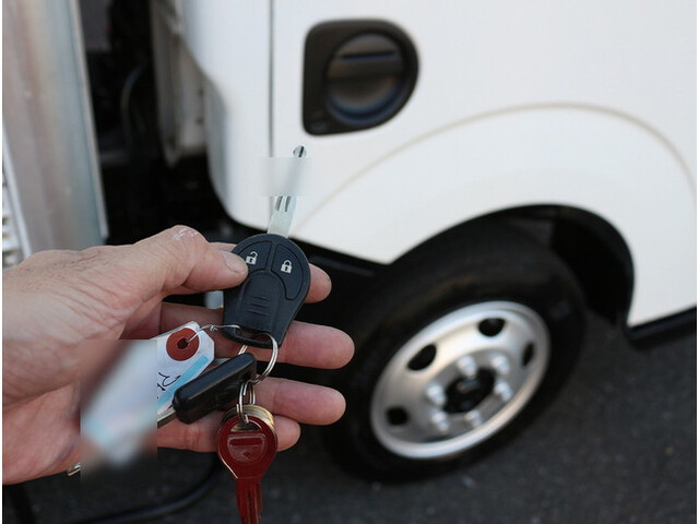 日産アトラスアルミバン小型（2t・3t）[写真30]