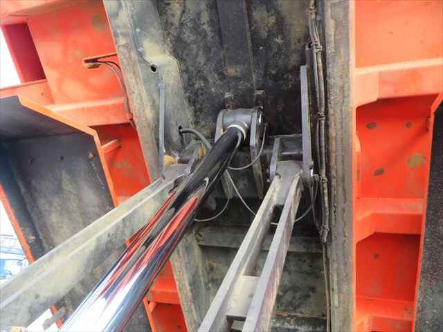 三菱ふそうスーパーグレートダンプ大型（10t）[写真20]