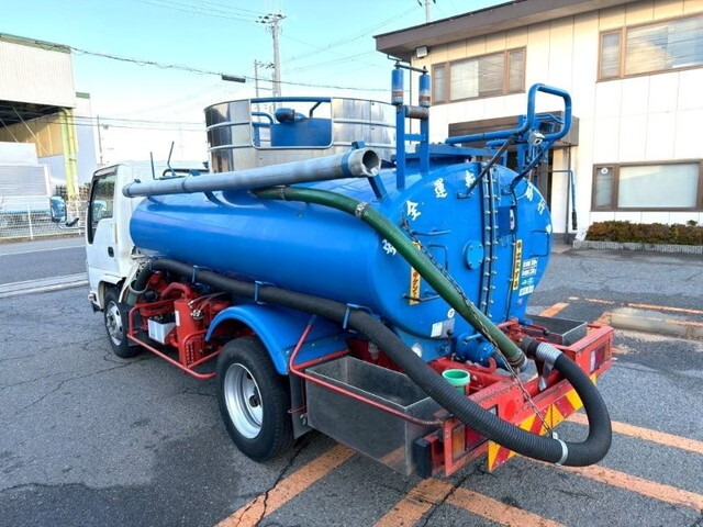いすゞエルフバキュームカー小型（2t・3t）[写真02]