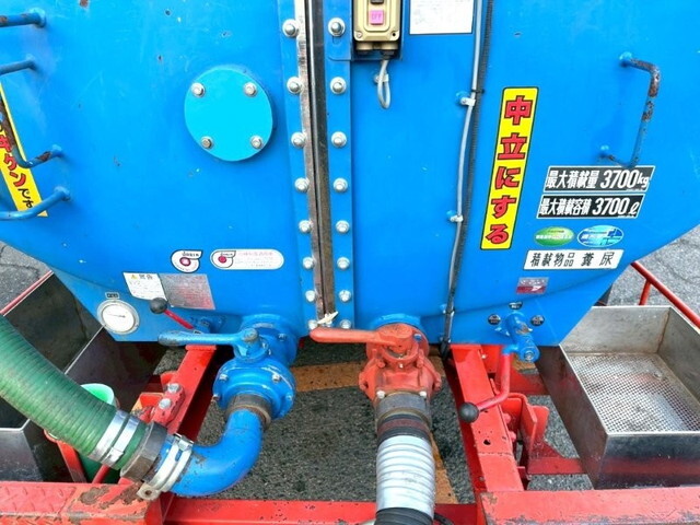 いすゞエルフバキュームカー小型（2t・3t）[写真05]