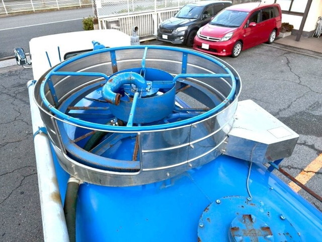 いすゞエルフバキュームカー小型（2t・3t）[写真06]