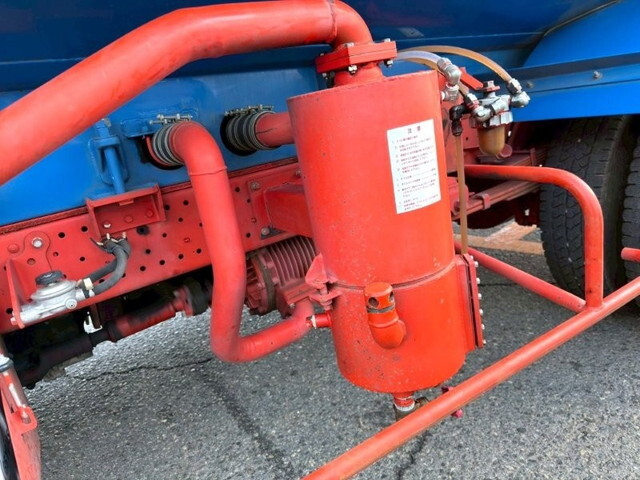 いすゞエルフバキュームカー小型（2t・3t）[写真07]