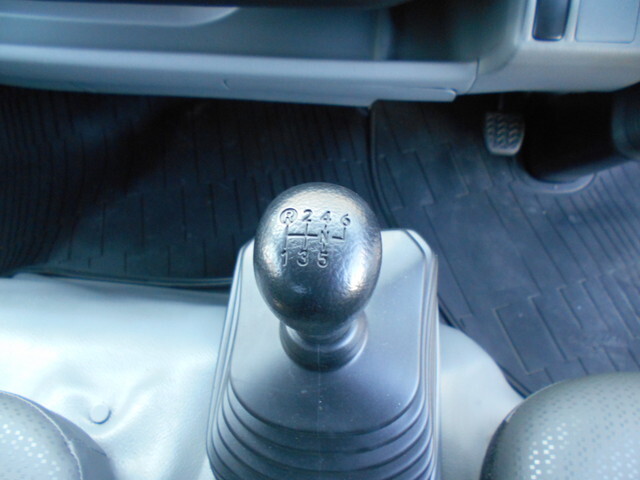 トヨタトヨエース平ボディ小型（2t・3t）[写真27]