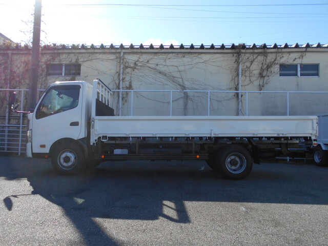 トヨタトヨエース平ボディ小型（2t・3t）[写真04]