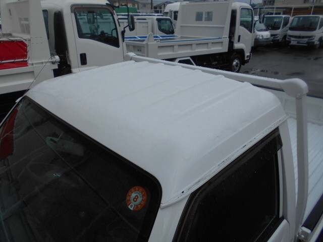 日産バネット平ボディ小型（2t・3t）[写真13]