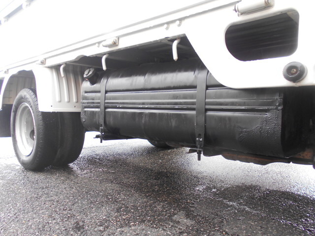 日産バネット平ボディ小型（2t・3t）[写真15]